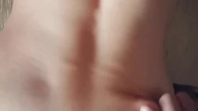 Мужик затащил молодую подпитую девку домой и там крепко выебал раком