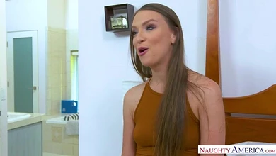 Пацан натянул в рот и в пизду подружку своей старшей сестры, да ещё и обкончал ей всё личико