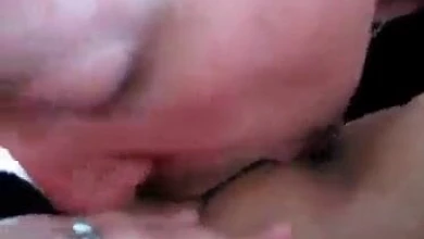 Игривая жена соблазнила мужа толстой сиськой и мягкой пиздой, получив море спермы на свои широкие ляжки