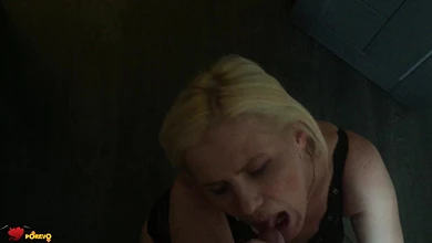 Ксюха в чулках и корсете сосет хуй своего друга прямо на мобильную камеру