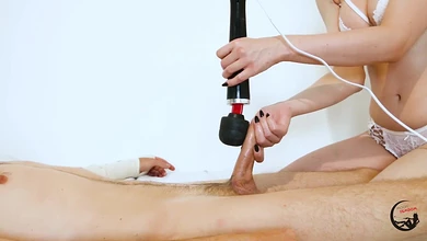 Раб спустя месяц освобождается от клетки на члене, получая дрочку и ласки вибратором по головке от госпожи