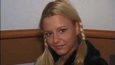 Молоденькая симпатичная блондинка радостно ебется во все дырки на секс-кастинге у Вудмана