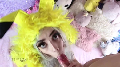 Тёлка нарядилась в покемона и так завела парня, что он вылизал, трахнул и обкончал эту дуру