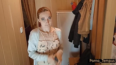 Пока муж на работе, сосед прочистил его жёнушке дырку